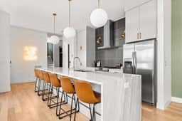 6 min to DT! Rooftop Firepit! Luxe Home for groups - Image 2