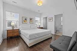 Gulch Rooftop! Views! Sleeps Big Groups! Walkable! - Image 4