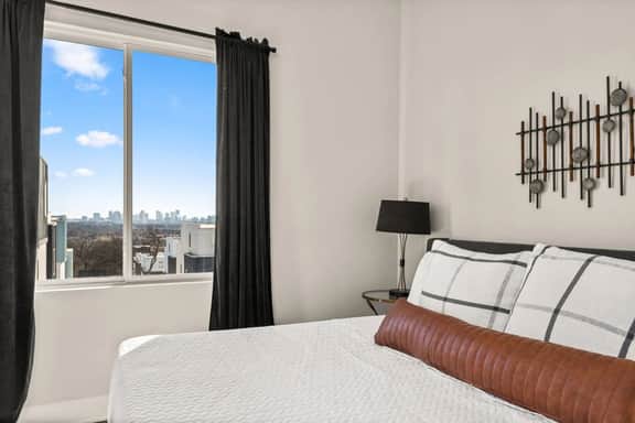 Rooftop Hot Tub + Views + 15 Beds + Game Room - Image 2