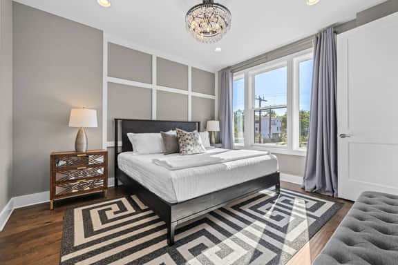 4BR Home with Rooftop City View & Fire Pit near DT - Image 2