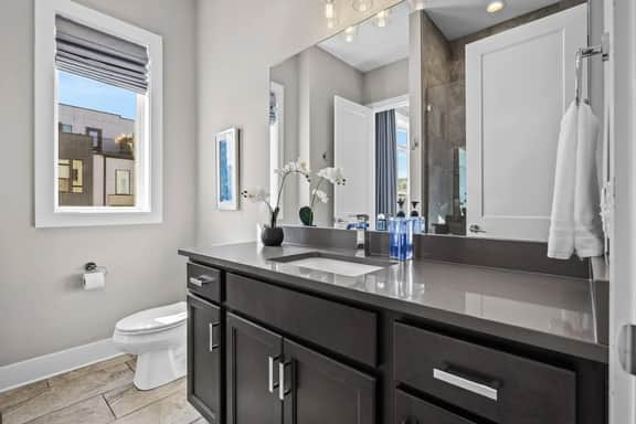 4BR Home with Rooftop City View & Fire Pit near DT - Image 5