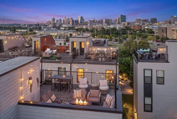 4BR Home with Rooftop City View & Fire Pit near DT - Image 1